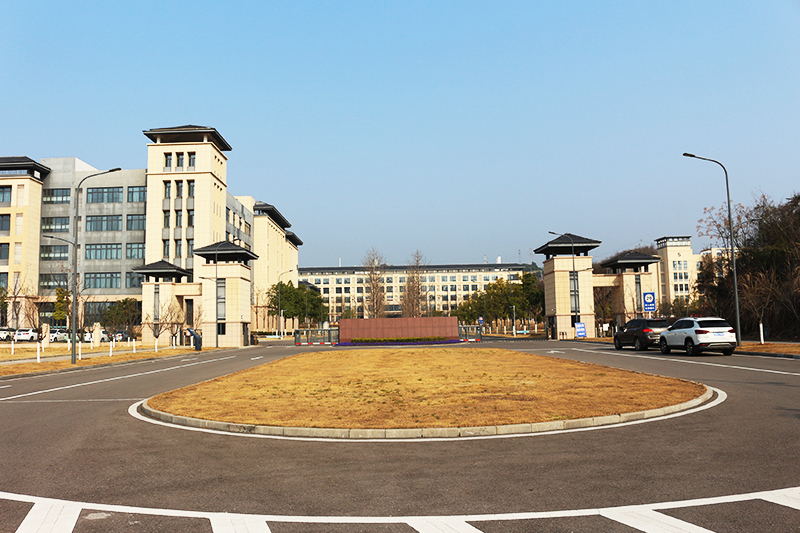 湖北航空学院市政道路、绿化、边坡工程