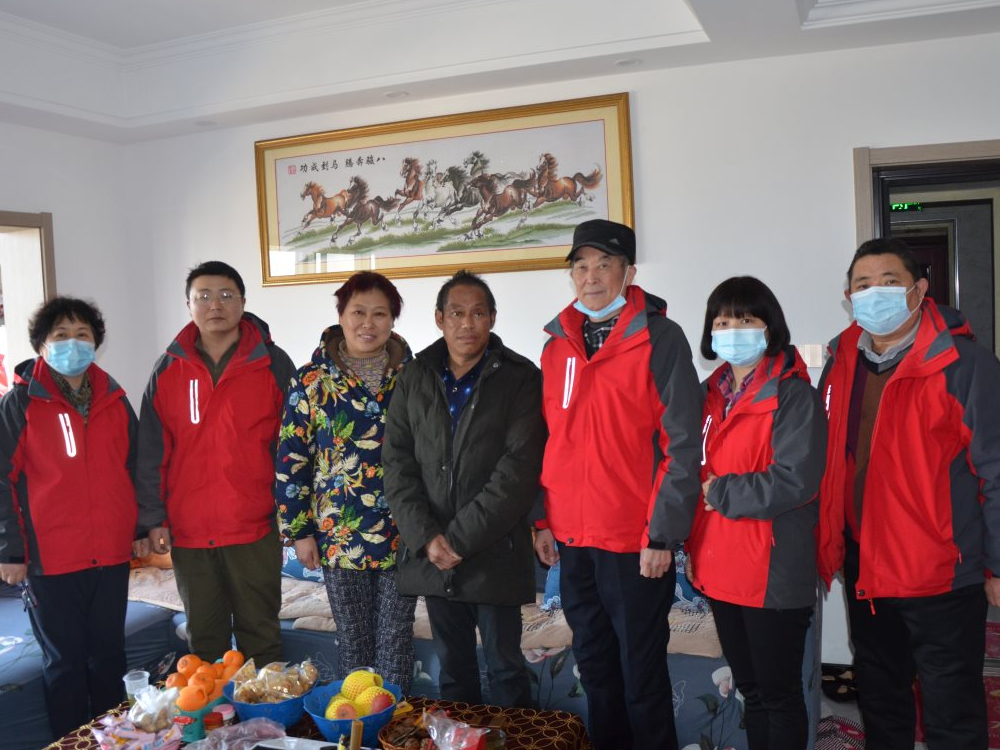 走访慰问困难职工